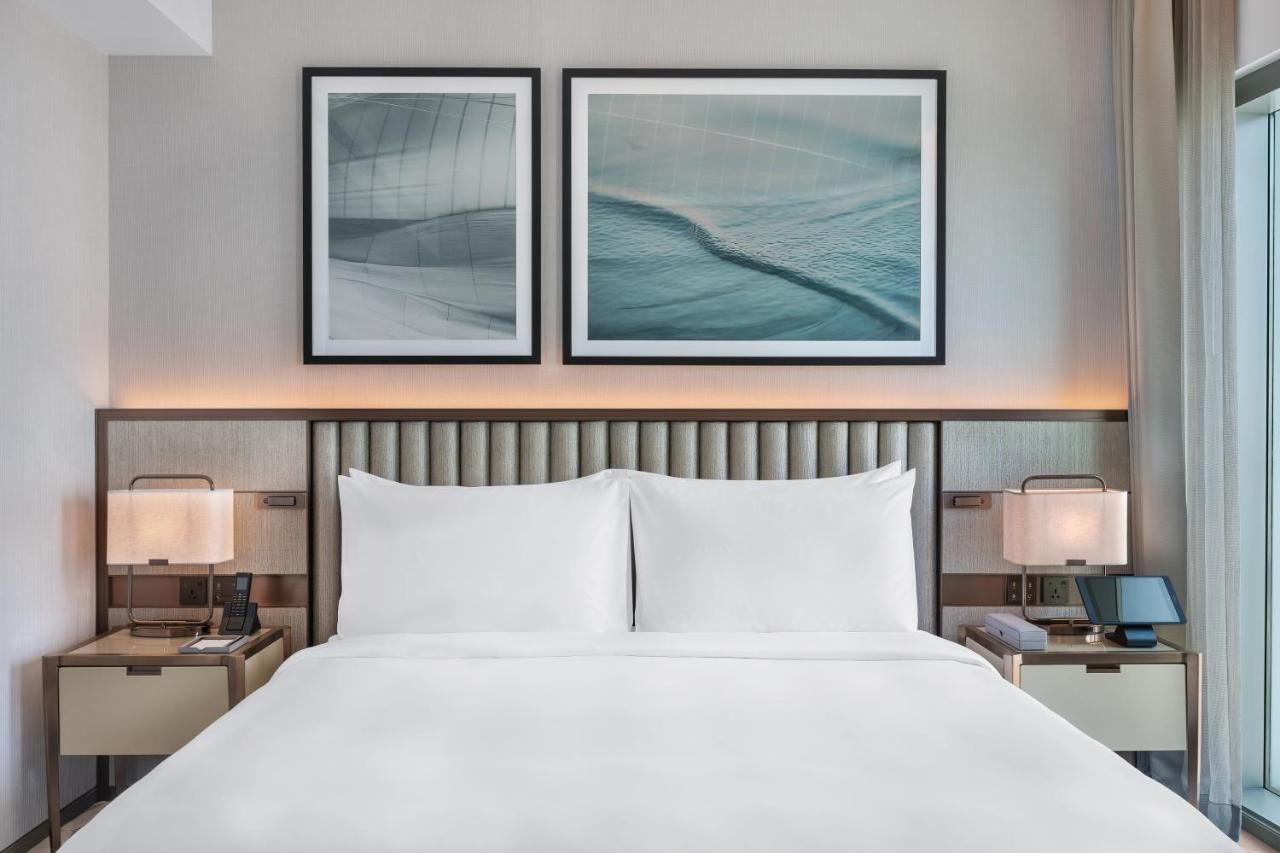 Address Creek Harbour Hotell Dubai Eksteriør bilde A guest room at the Hilton Garden Inn