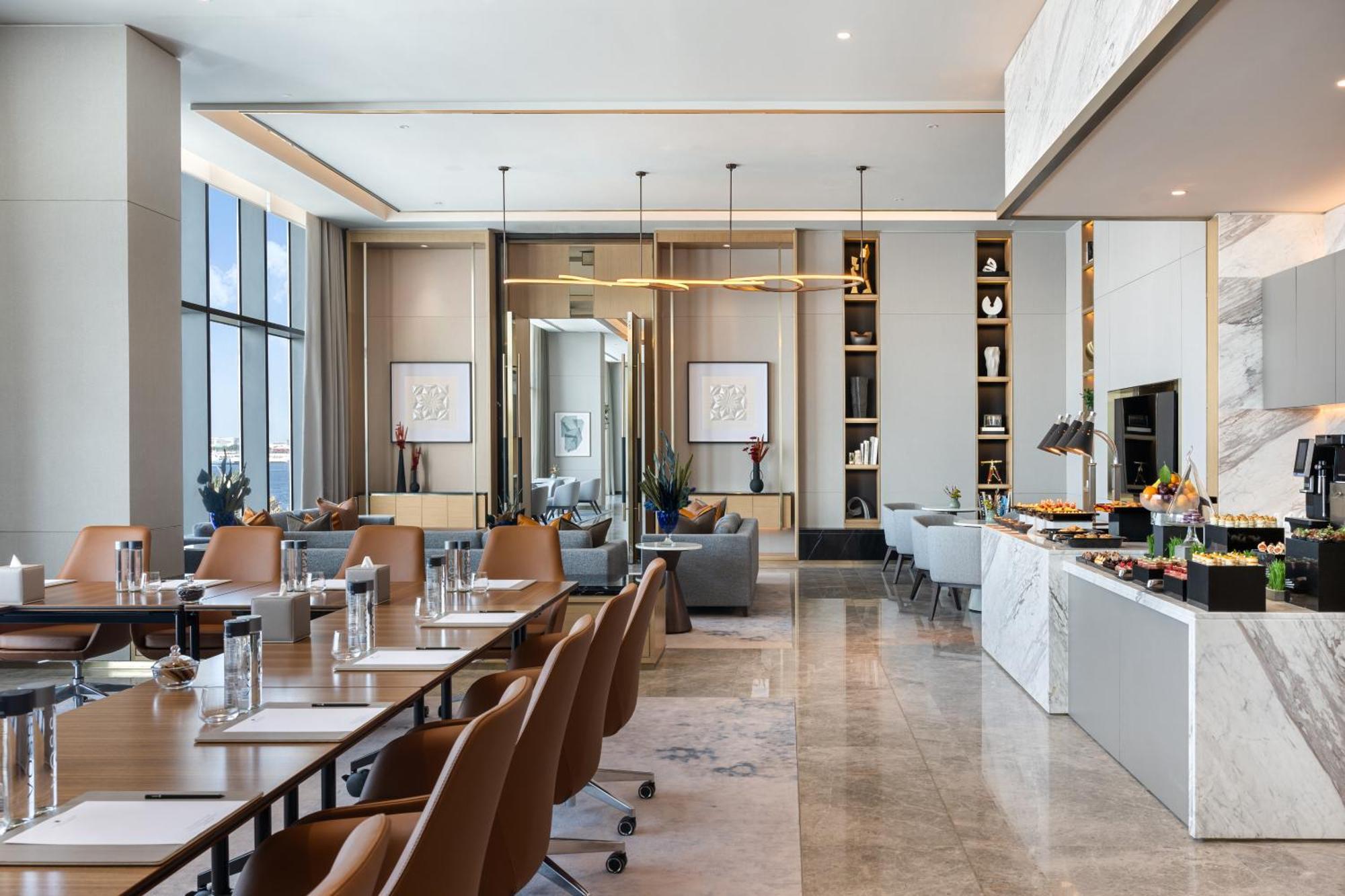 Address Creek Harbour Hotell Dubai Eksteriør bilde The Lounge at the airport